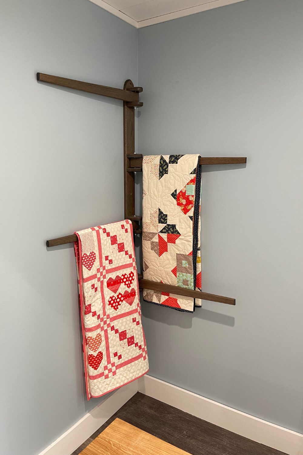 Amish Quilt Hanger