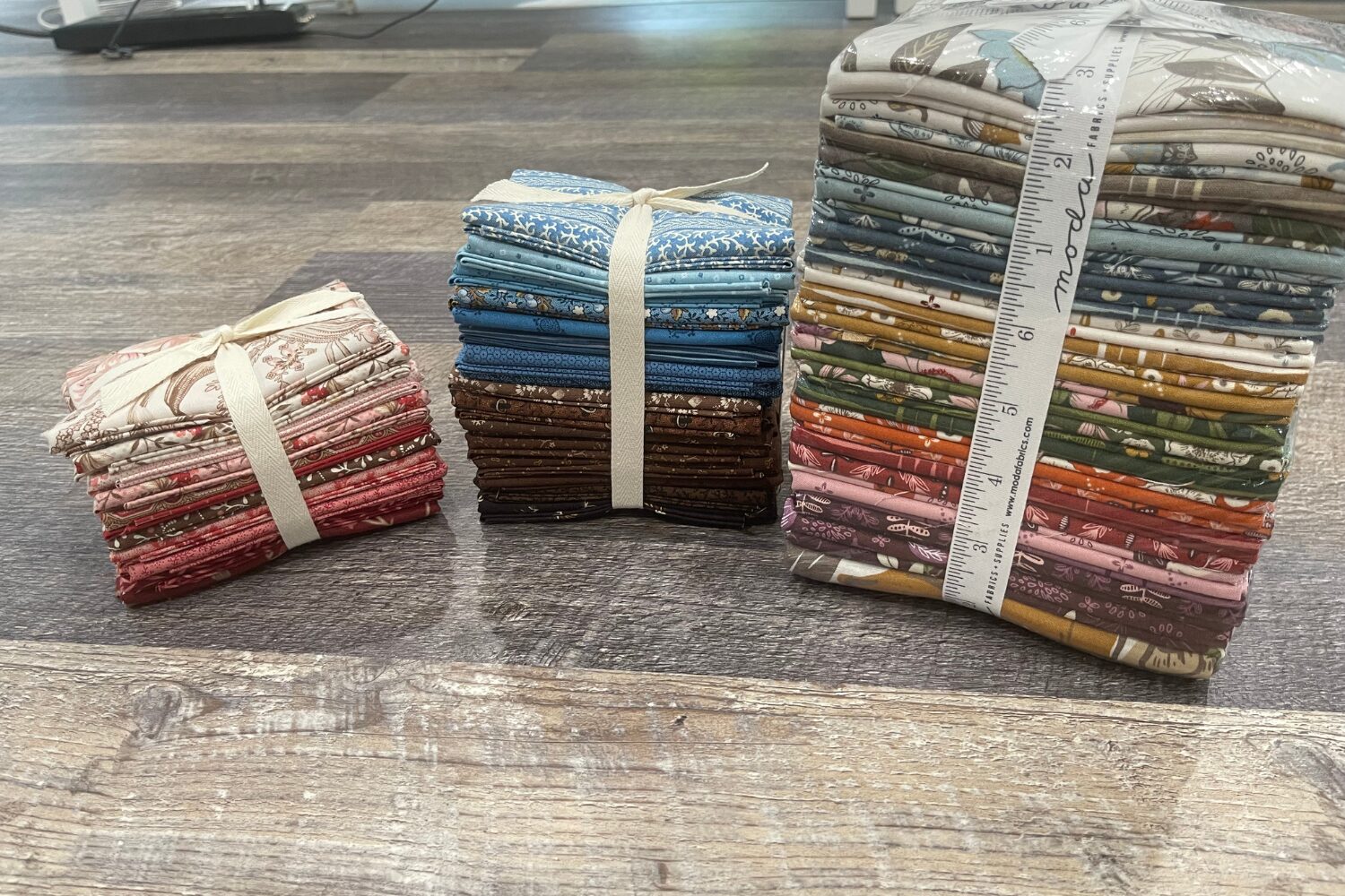 Quilt Hop Fat Quarter Bundles