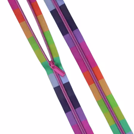 Tula Pink Floral Reef Smooth Sailing #5 zipper tape with pink zipper coils and matching zipper pulls